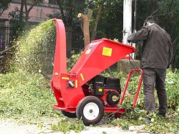 树枝粉碎机：都市绿化的得力助手